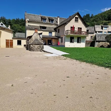 Semesterbostad Maison Vidal, Au Pied De L'aubrac *